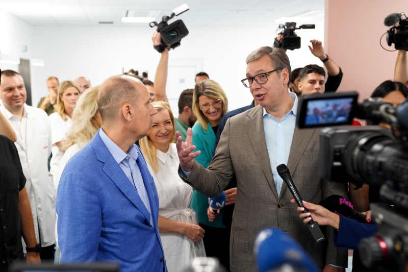 Predsednik Srbije Aleksandar Vucic Srecan sto će ljudi moci da dobiju bolju negu