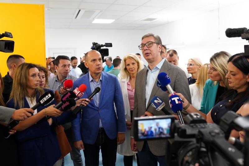 Predsednik Srbije Aleksandar Vucic Srecan sto će ljudi moci da dobiju bolju negu