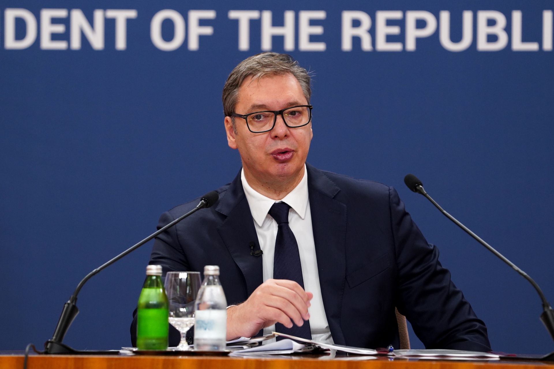 Председник Србије Александар Вучић изјавио је на представљању новог пакета економских мера за значајно побољшање животног стандарда грађана да ће данас представити један део програма, а остало средином септембра и истакао да тиме држава показује бригу према људима.