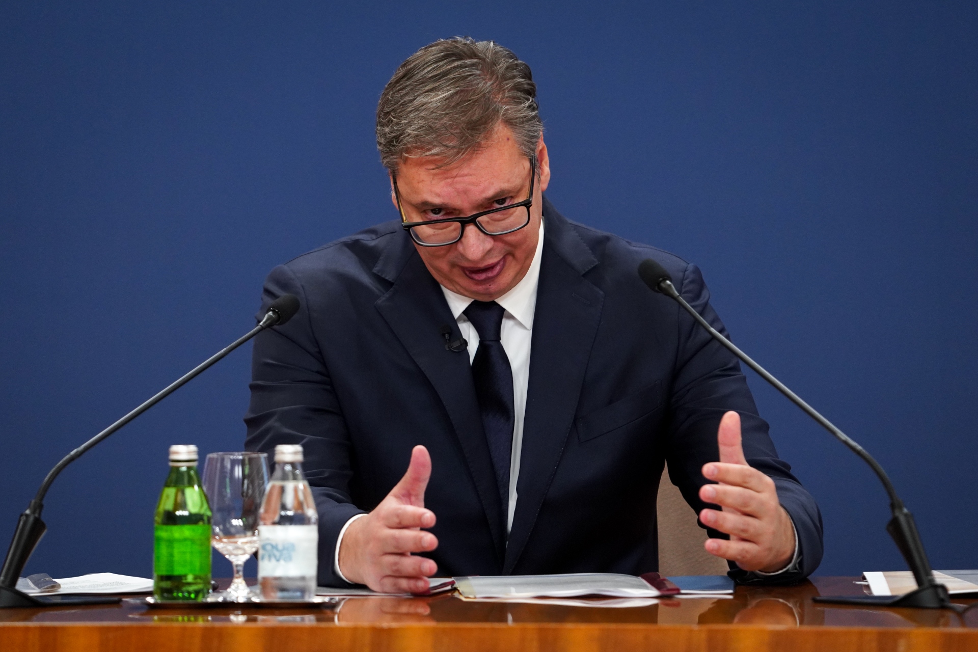 Председник Србије Александар Вучић изјавио је на представљању новог пакета економских мера за значајно побољшање животног стандарда грађана да ће данас представити један део програма, а остало средином септембра и истакао да тиме држава показује бригу према људима.