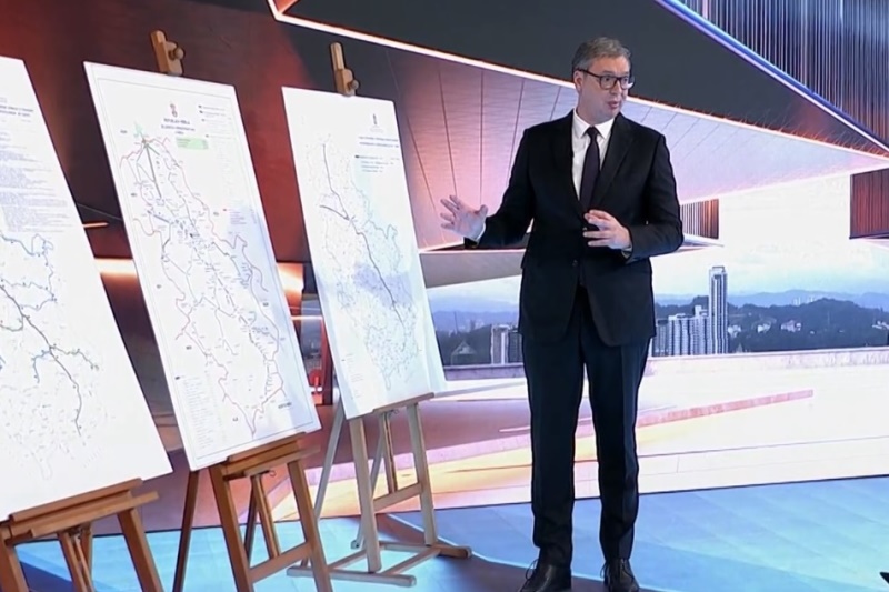 Predsednik Srbije Aleksandar Vucic Uprkos svim napadima Srbija ide napred