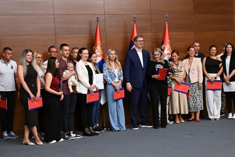 Predsednik Srbije Aleksandar Vucic Ponosan sam i srecan sto se nasi ljudi vracaju u Srbiju