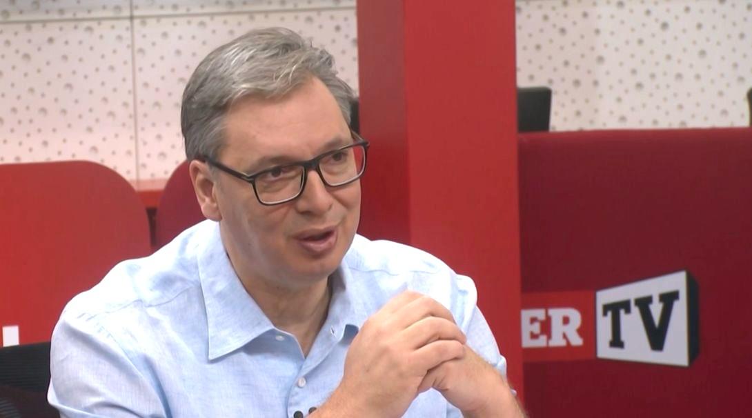 Председник Србије Александар Вучић изјавио је вечерас да је застрашујуће убиство америчког патриоте Чарлија Кирка због анархо либерално левичарског лудила које је, како је рекао, запосело све универзитете и факултете широм света и истакао да је Кирк настрадао само зато што је другачије мислио и говорио.