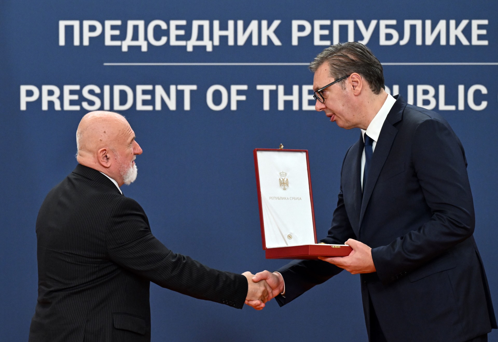 Председник Србије Александар Вучић поручио је данас на церемонији уручења одликовања у Палати Србија, поводом обележавања Дана српског јединства, слободе и националне заставе, да снагу црпимо из својих корена ураслих у нашу отаџбину и да смо ту исту снагу дужни да сачувамо за децу и потомке.