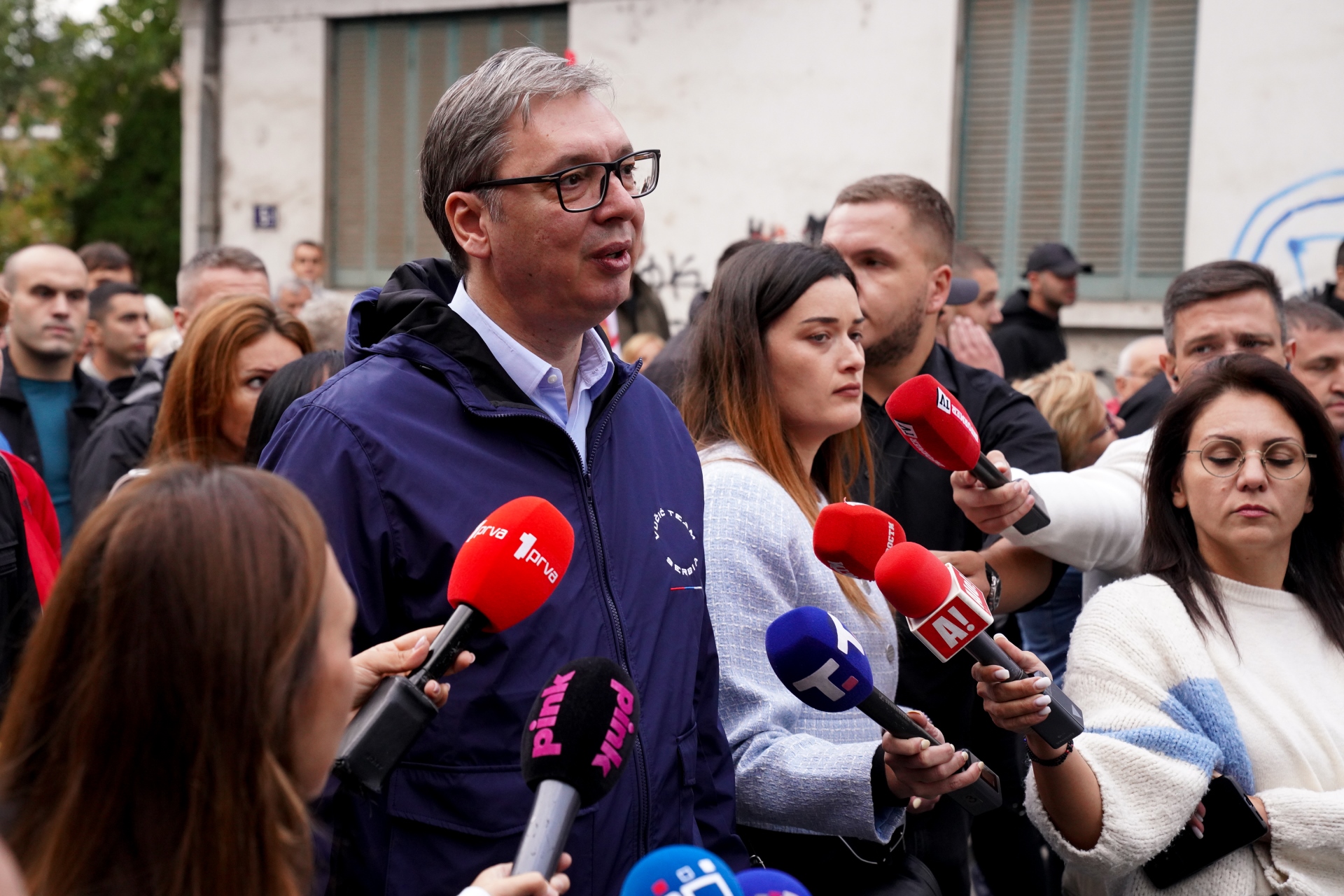 Predsednik Srbije Aleksandar Vucic najlepse je sa svojim narodom