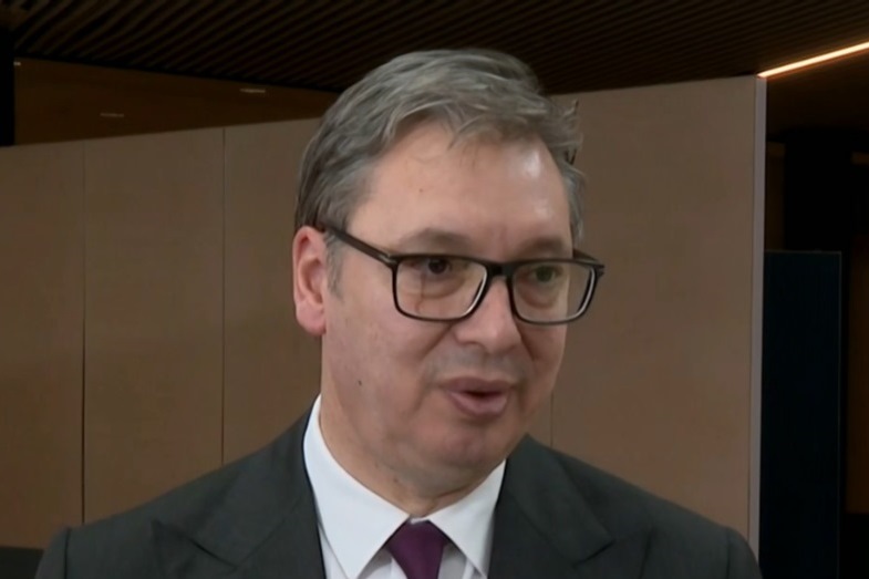 Predsednik Srbije Aleksandar Vucic gledamo kako da resimo svoje probleme