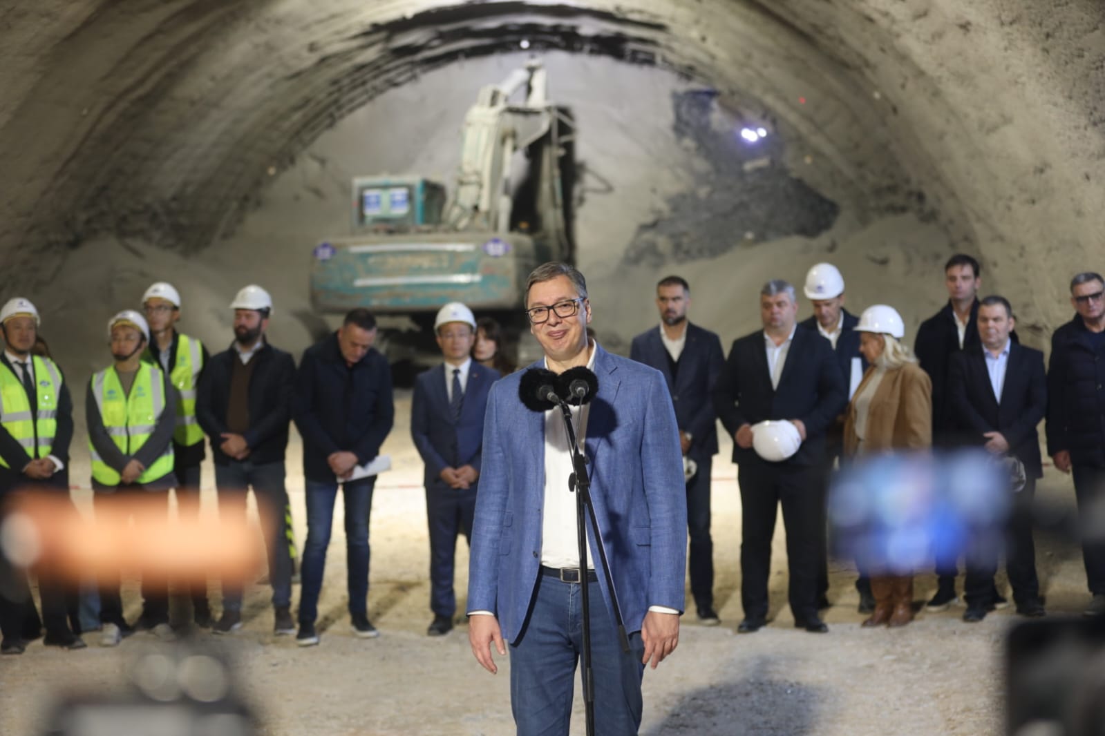 Председник Србије Александар Вучић изјавио је данас да ће тунел "Иришки венац", у оквиру пројекта за изградњу брзе саобраћајнице Нови Сад - Рума, бити најдужи тунел у Србији и да ће цео Фрушкогорски коридор бити завршен у 2027. години.