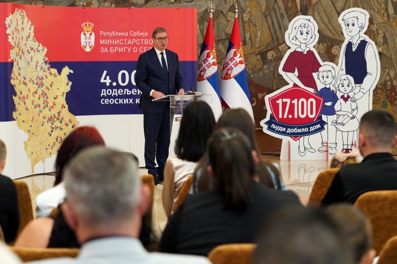 Predsednik Srbije Aleksandar Vucic seoske kuce dobilo 4.000 porodica