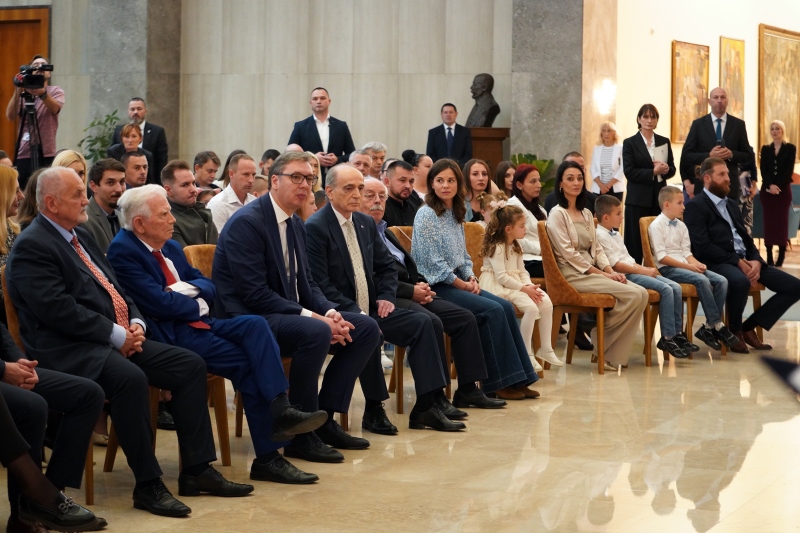 Predsednik Srbije Aleksandar Vucic seoske kuce dobilo 4.000 porodica