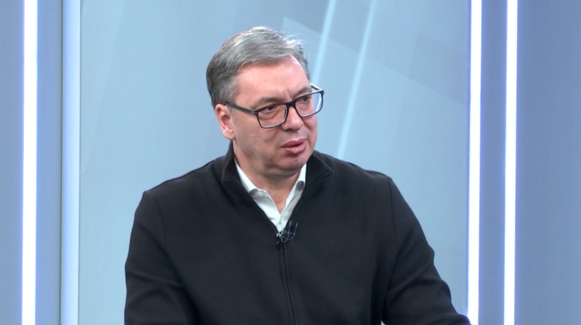 Председник Србије Александар Вучић изјавио је да надлежни органи већ три дана покушавају да пронађу двојицу снајпериста који су, према обавештајним подацима, дошли у Београд и да се зна одакле је новац који су добили.