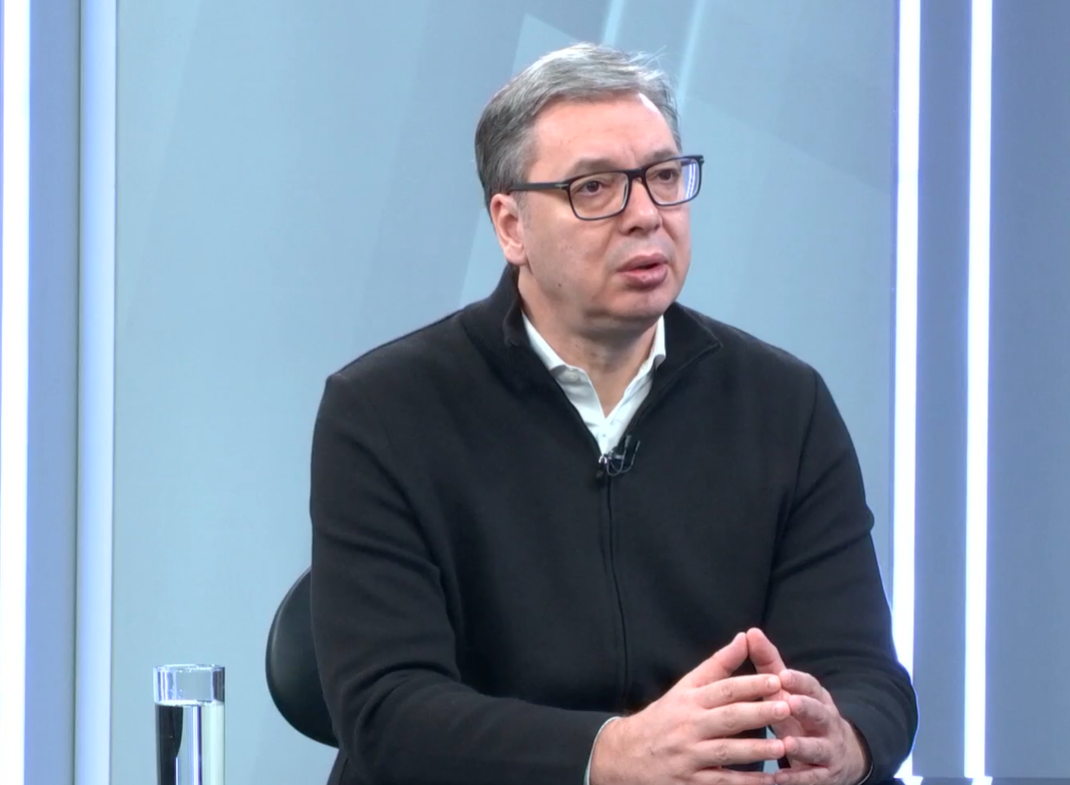 Председник Србије Александар Вучић изјавио је да надлежни органи већ три дана покушавају да пронађу двојицу снајпериста који су, према обавештајним подацима, дошли у Београд и да се зна одакле је новац који су добили.