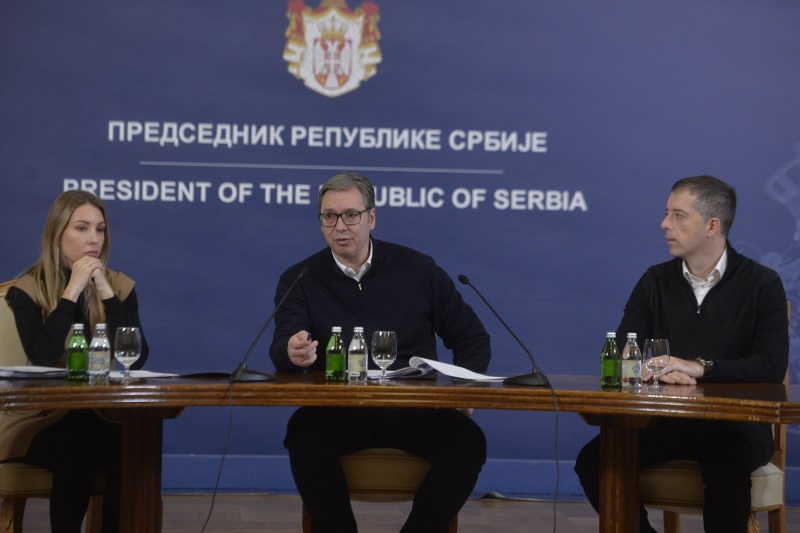 Predsednik Srbije Aleksandar Vucic borimo se da dobijemo licencu američkog OFAK-a