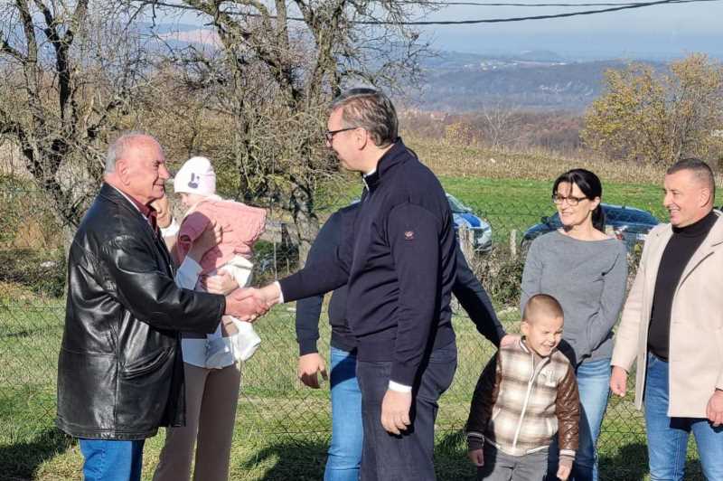 Predsednik Srbije Aleksandar Vucic Nastavljamo da radimo u interesu gradjana