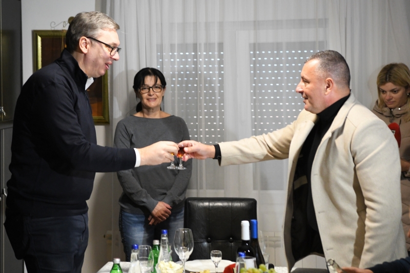 Predsednik Srbije Aleksandar Vucic Nastavljamo da radimo u interesu gradjana