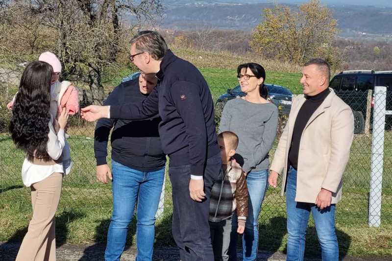 Predsednik Srbije Aleksandar Vucic Nastavljamo da radimo u interesu gradjana
