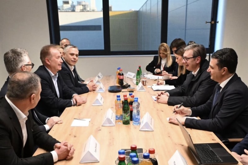 Predsednik Srbije Aleksandar Vucic Plate u "Palfingeru" iznad proseka