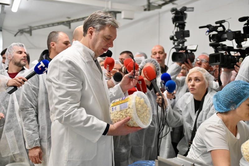 Predsednik Srbije Aleksandar Vucic Drzava ce pomoci privatnike koji ulazu u prehrambenu industriju
