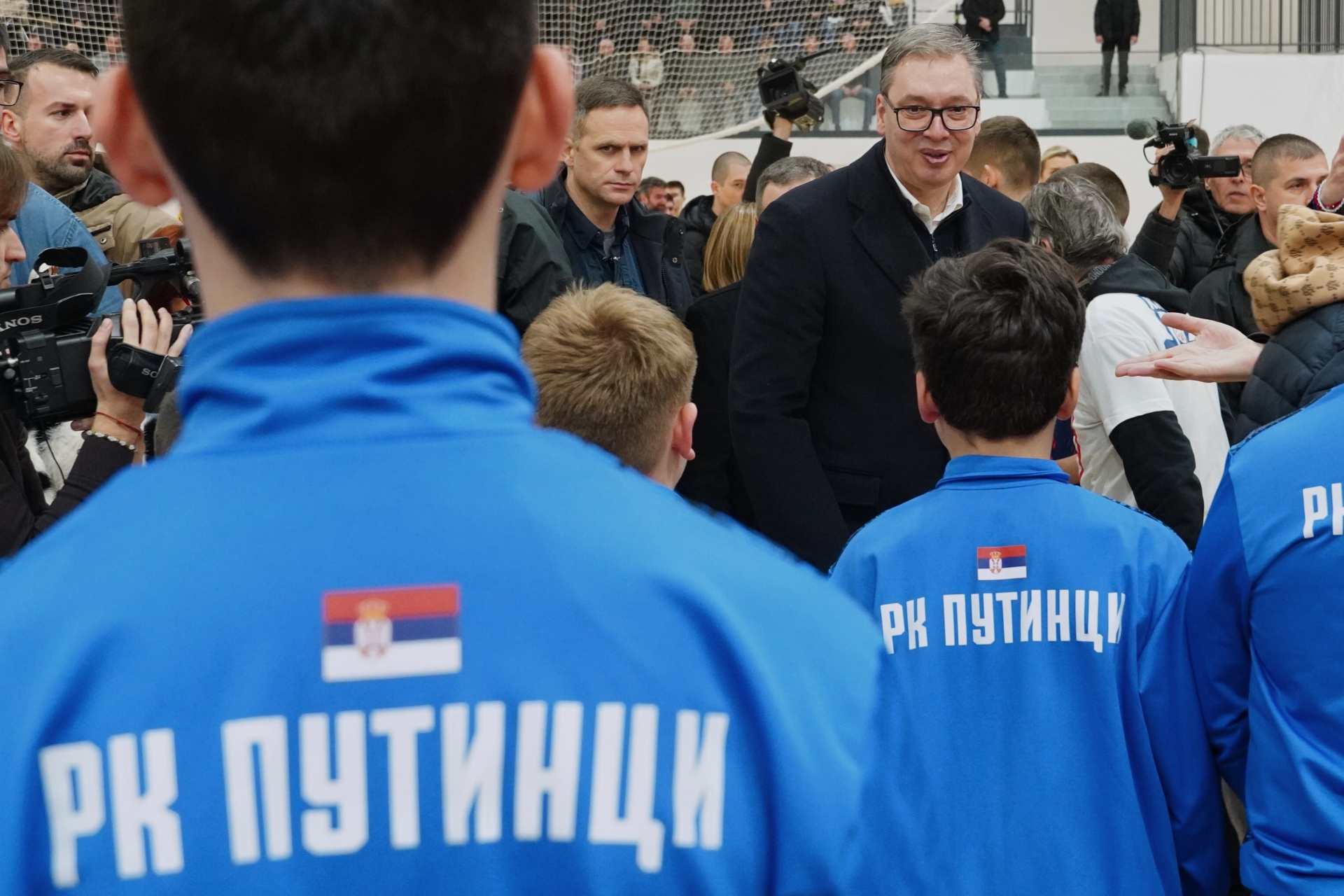 Председник Србије Александар Вучић изјавио је вечерас у Путинцима код Руме да ће пензионерима 4. и 5. јануара бити исплаћене пензије које су увећане од децембра и најавио да ће пензије наставити да расту и следеће године.