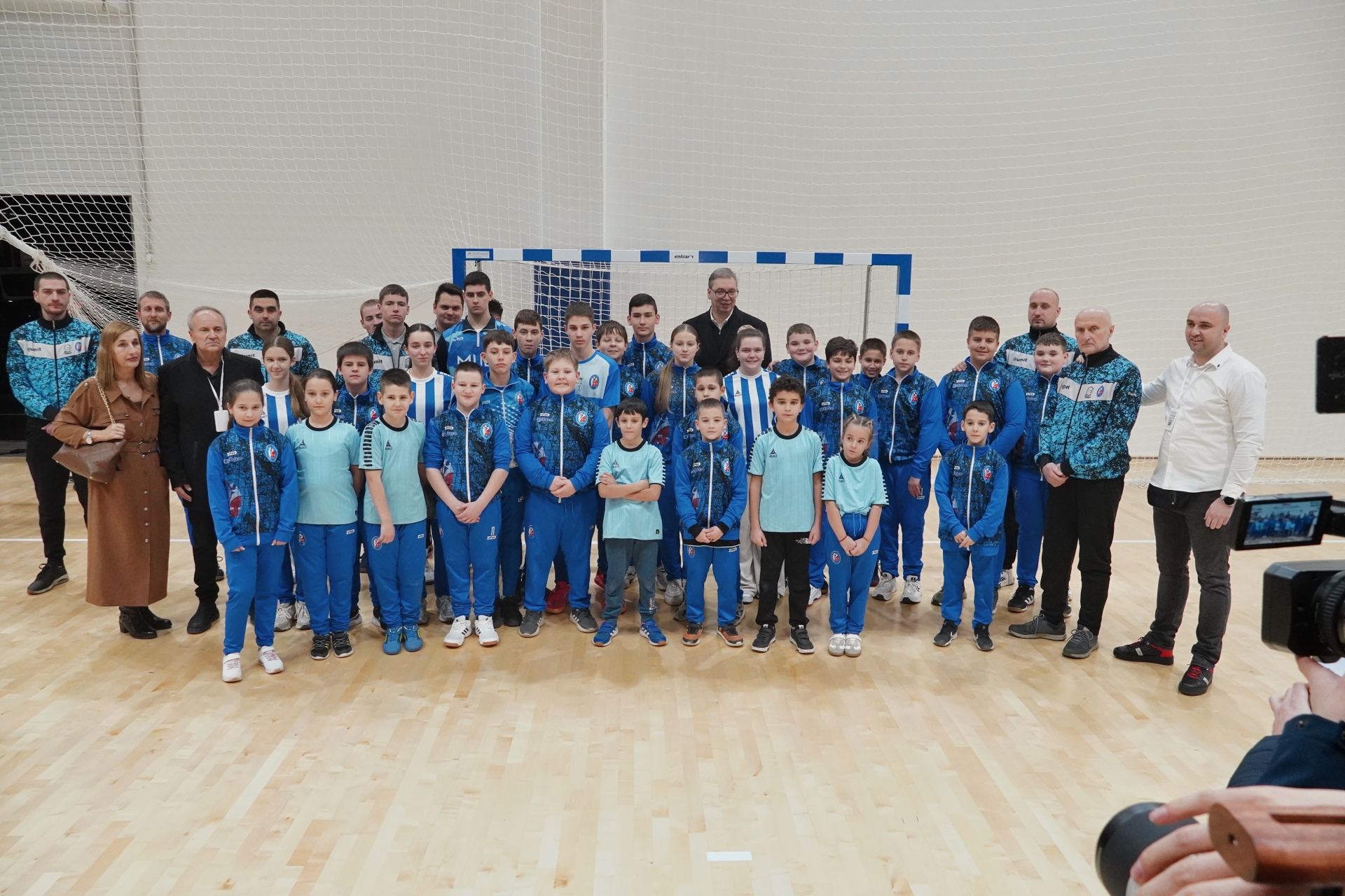 Председник Србије Александар Вучић изјавио је вечерас у Путинцима код Руме да ће пензионерима 4. и 5. јануара бити исплаћене пензије које су увећане од децембра и најавио да ће пензије наставити да расту и следеће године.