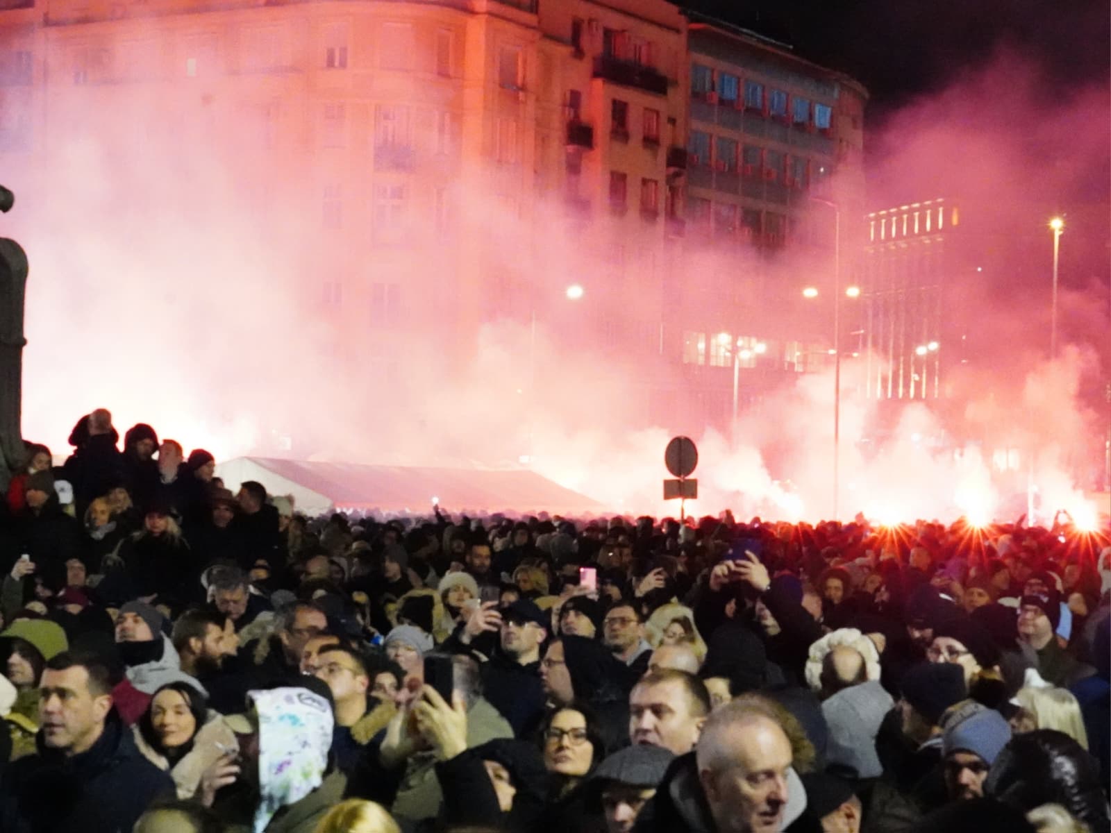 Predsednik Srbije Aleksandar Vucic Hvala svima koji su odbranili Srbiju