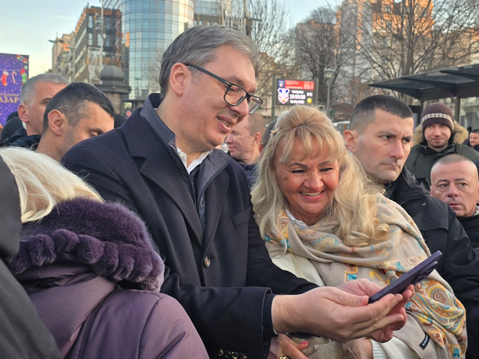 Председник Србије Александар Вучић изјавио је данас да очекује да Рафинерија почне у потпуности да ради до 17. или 19. јануара, као и да се до истека оперативне лиценце за НИС - 23. јануара договоре Руси и Мађари о куповини руског удела у НИС-у.