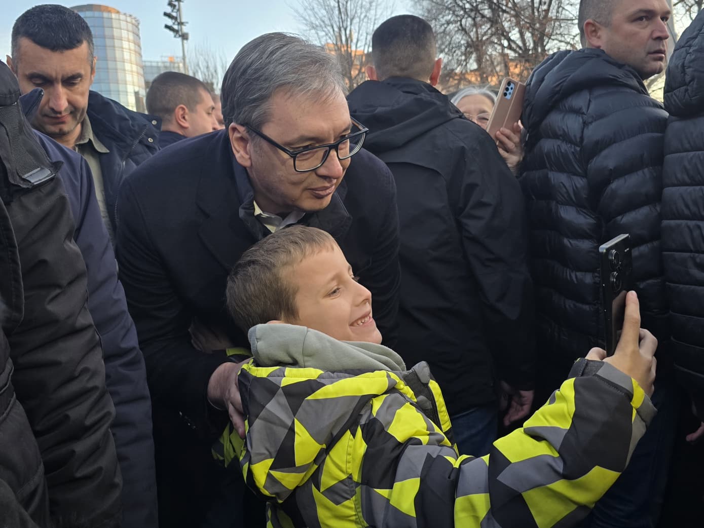 Председник Србије Александар Вучић изјавио је данас да очекује да Рафинерија почне у потпуности да ради до 17. или 19. јануара, као и да се до истека оперативне лиценце за НИС - 23. јануара договоре Руси и Мађари о куповини руског удела у НИС-у.