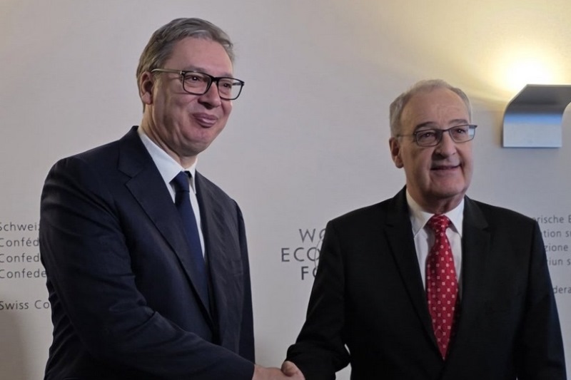 Predsednik Srbije Aleksandar Vucic dobar razgovor o aktuelnim temema u odnosima Srbije i EU