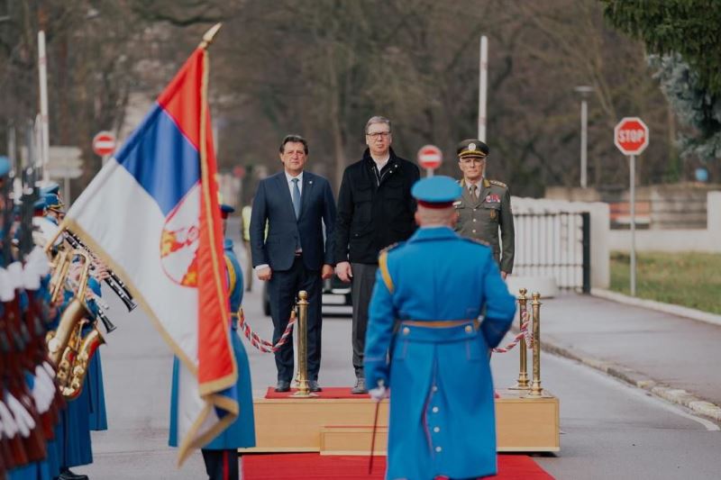 Predsednik Srbije Aleksandar Vucic zadovoljan sam rezultatima koje Vojska Srbije postize