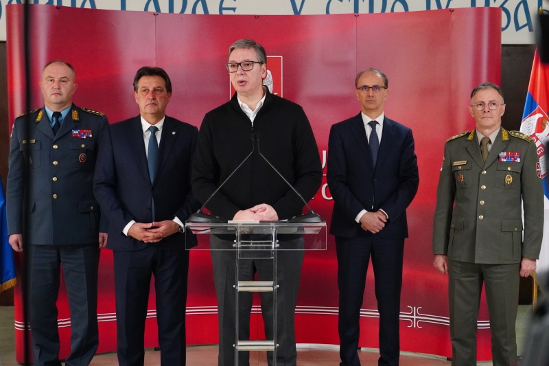Predsednik Srbije Aleksandar Vucic zadovoljan sam rezultatima koje Vojska Srbije postize