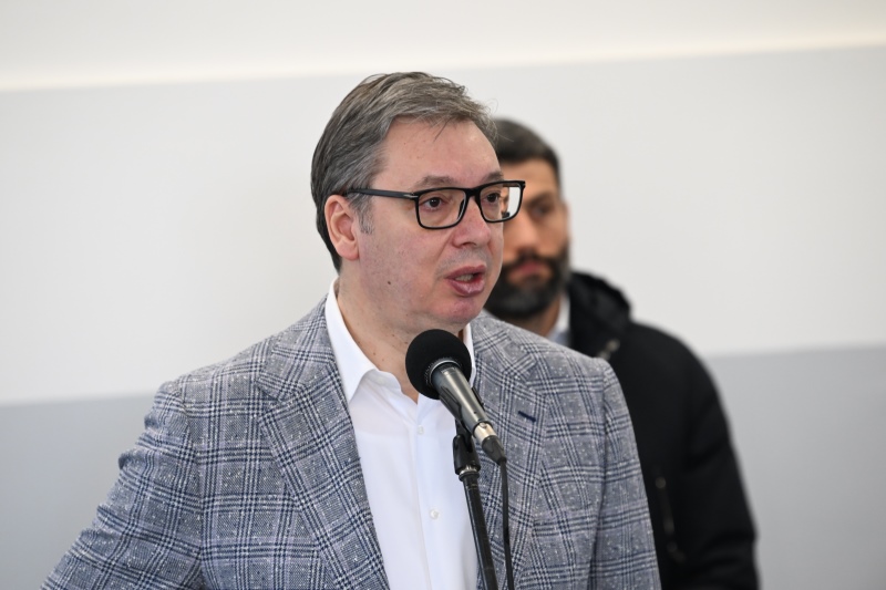 Predsednik Srbije Aleksandar Vucic vazno je da brinemo o deci i da resavamo probleme
