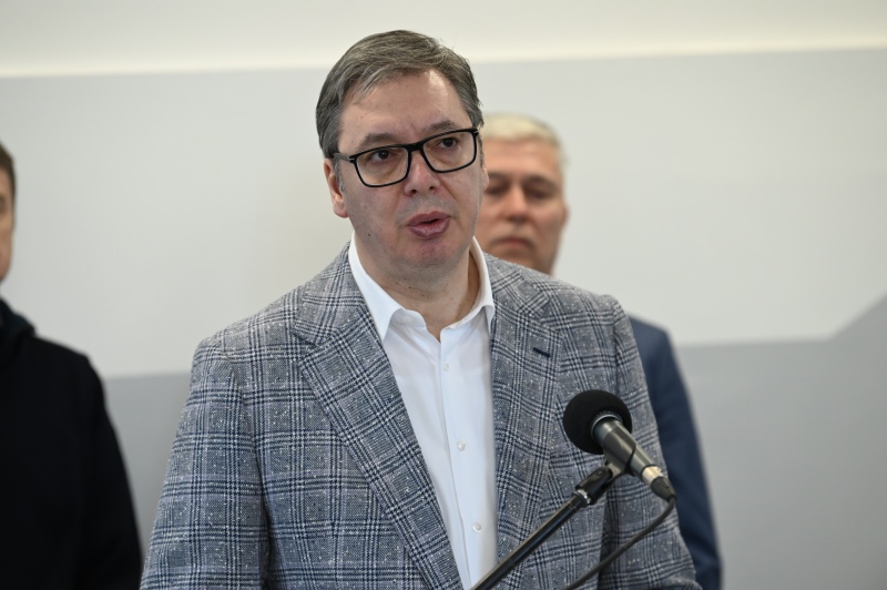 Predsednik Srbije Aleksandar Vucic vazno je da brinemo o deci i da resavamo probleme