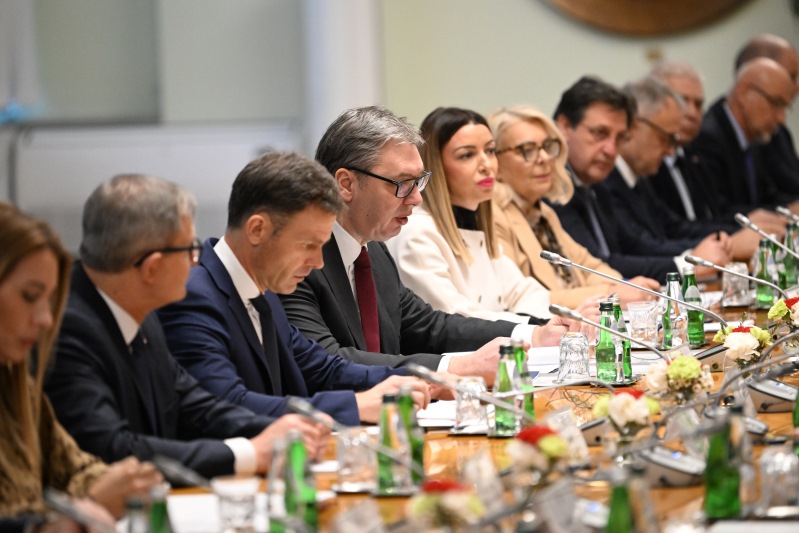 Predsednik Srbije Aleksandar Vucic odnosi sa Azerbejdzanom podignuti su na najvisi nivo