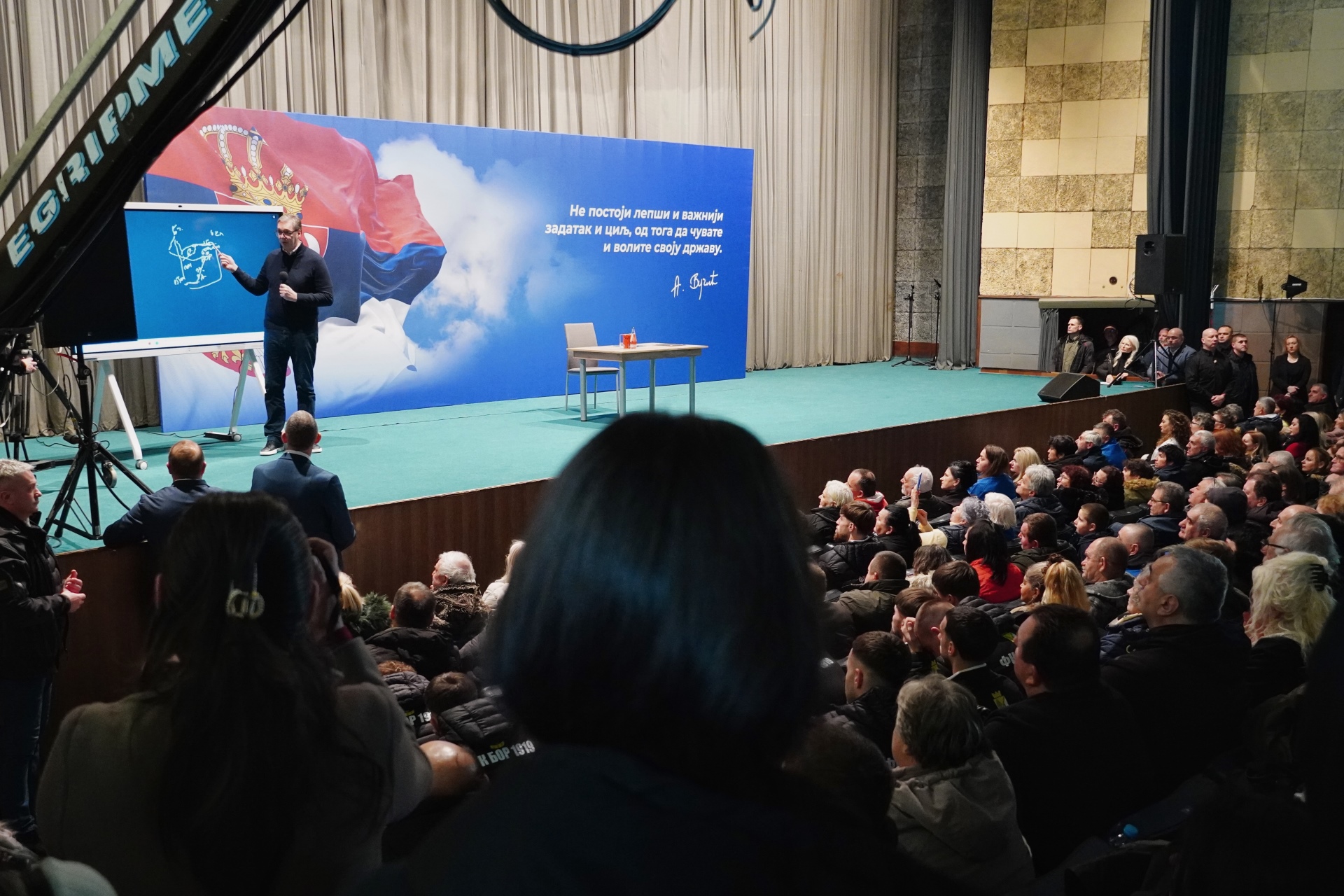 Председник Србије Александар Вучић изјавио је вечерас у Бору да ће тај град до 2030. године добити нову болницу наводећи да је пројекат уврштен у план, а да би почетак радова могао да се очекује на пролеће следеће године.