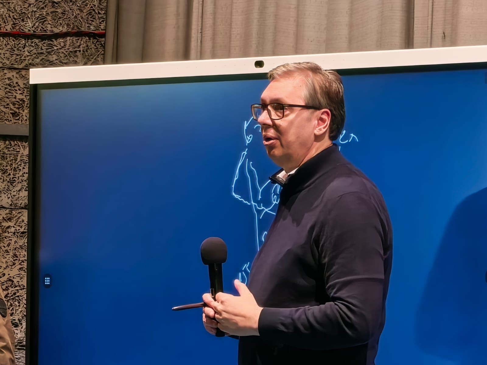 Председник Србије Александар Вучић изјавио је вечерас у Бору да ће тај град до 2030. године добити нову болницу наводећи да је пројекат уврштен у план, а да би почетак радова могао да се очекује на пролеће следеће године.