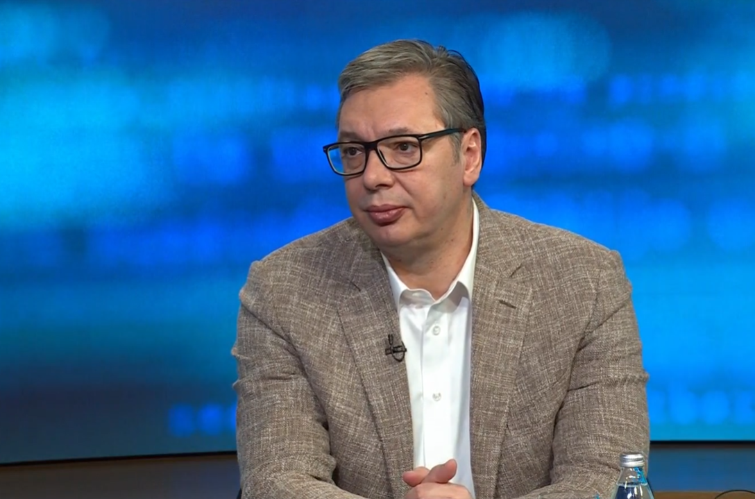 Председник Србије Александар Вучић изјавио је данас да је особље амбасаде Србије у Ирану на путу ка Бакуу.