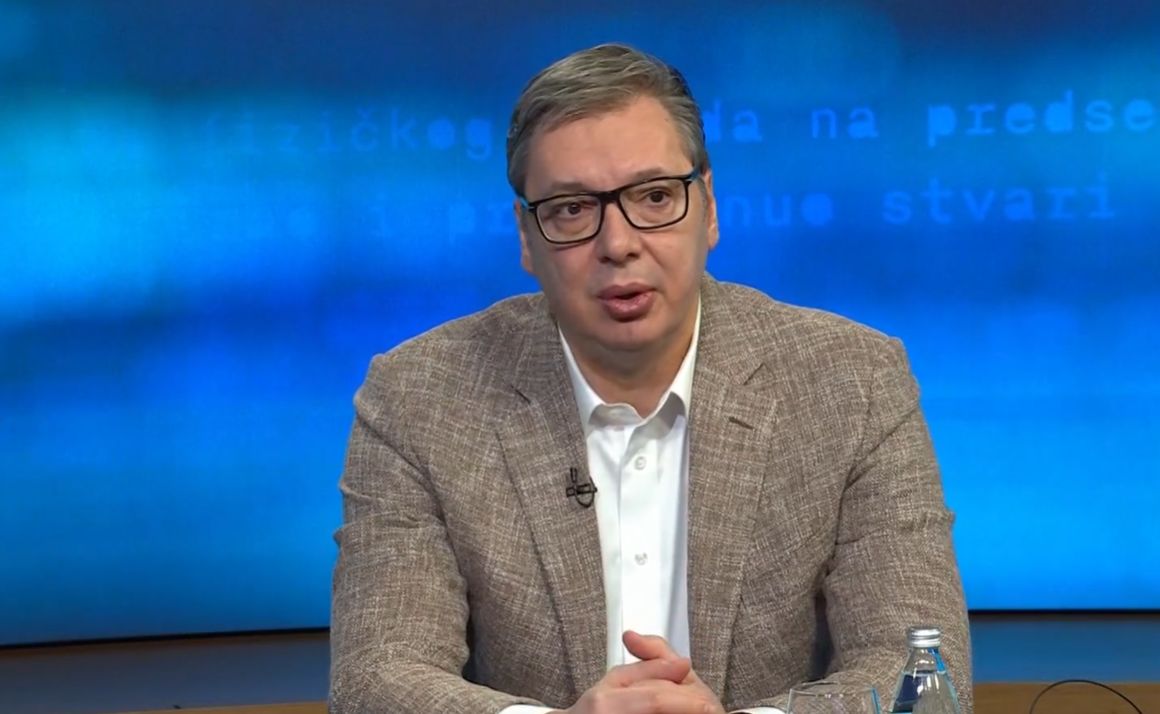 Председник Србије Александар Вучић изјавио је данас да је особље амбасаде Србије у Ирану на путу ка Бакуу.