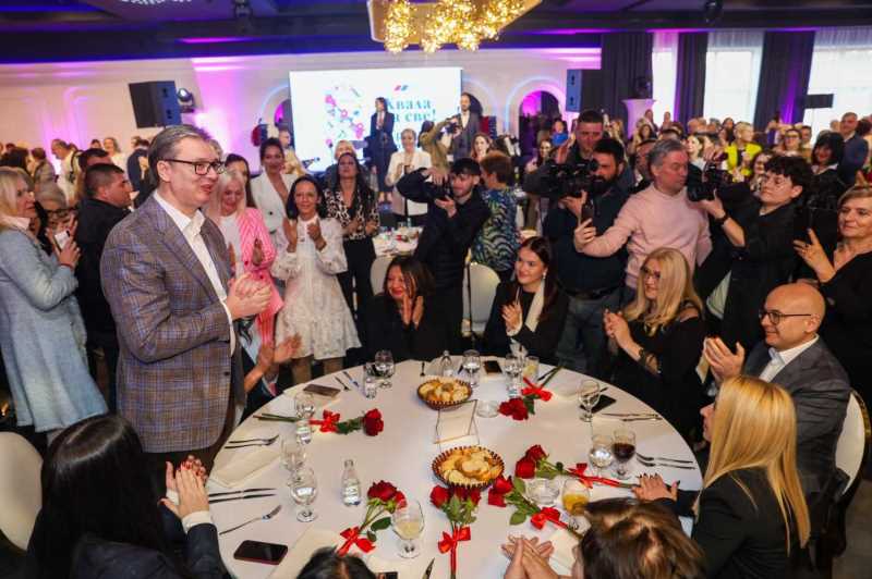 Predsednik Srbije Aleksandar Vucic drzavu nikad ne bismo sacuvali da nije bilo zena