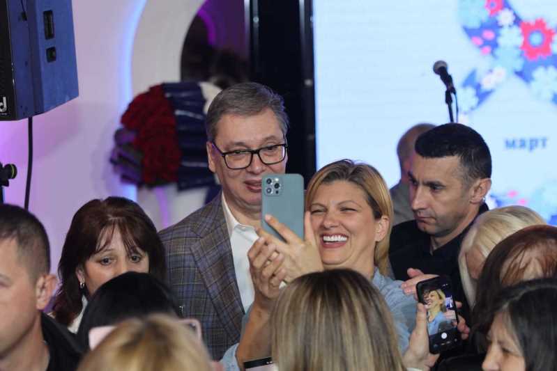 Predsednik Srbije Aleksandar Vucic drzavu nikad ne bismo sacuvali da nije bilo zena