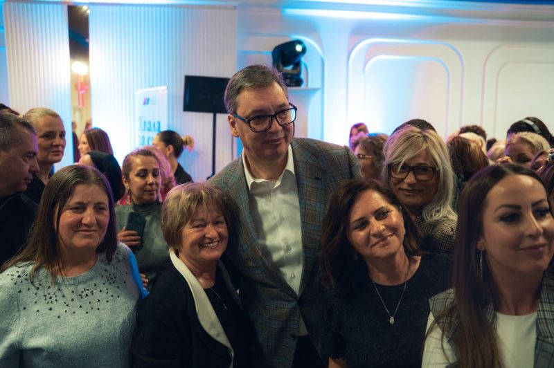 Predsednik Srbije Aleksandar Vucic drzavu nikad ne bismo sacuvali da nije bilo zena