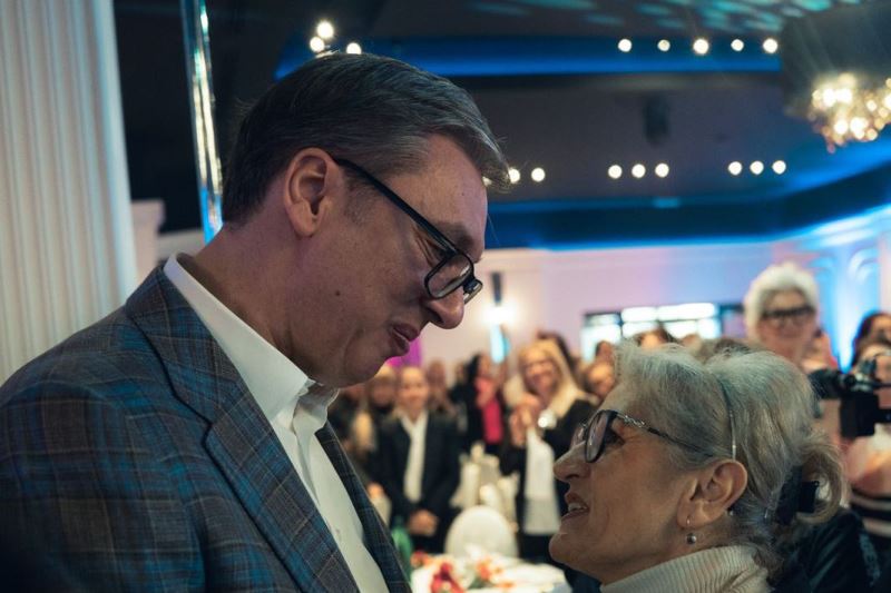 Predsednik Srbije Aleksandar Vucic drzavu nikad ne bismo sacuvali da nije bilo zena