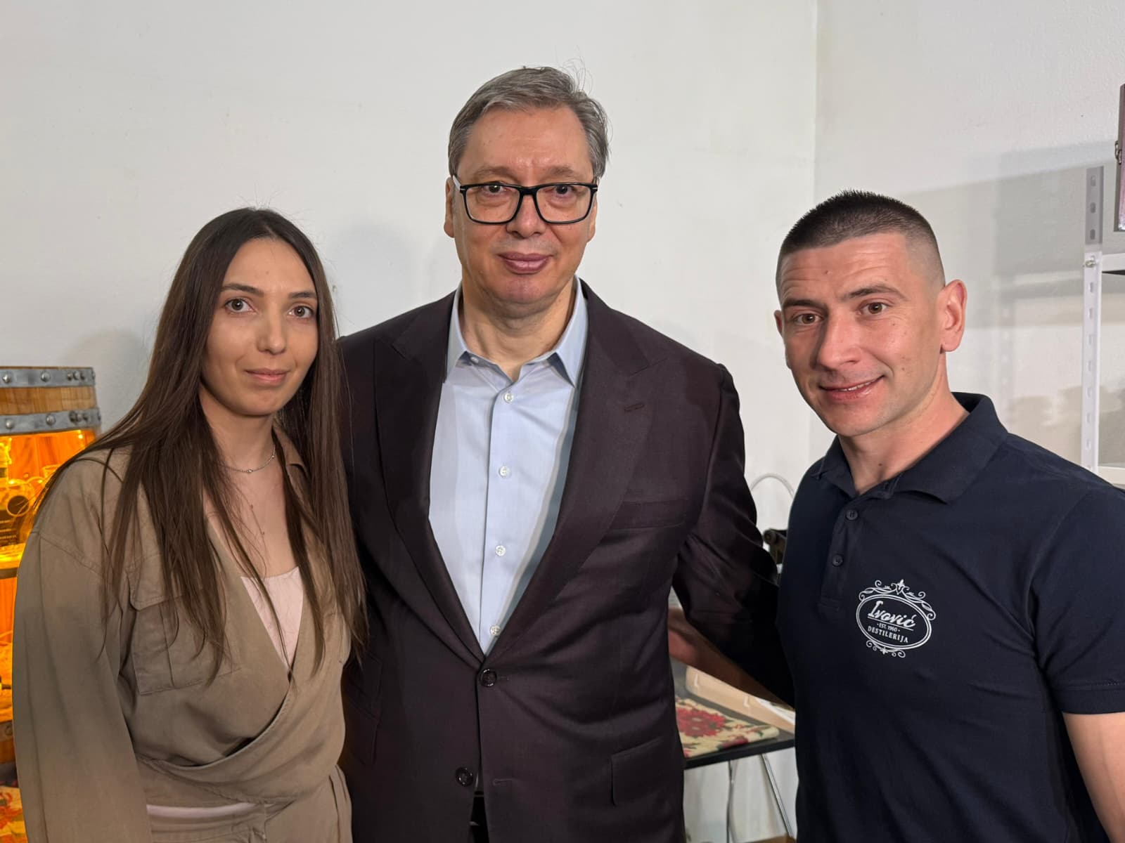 Председник Србије Александар Вучић рекао је данас током обиласка етно села "Шумадијски кутак" код Аранђеловца да ће бити изграђен пут Рогача-Раниловац-Аранђеловац, дуг 16 километара и да ће то бити веома брзо урађено.