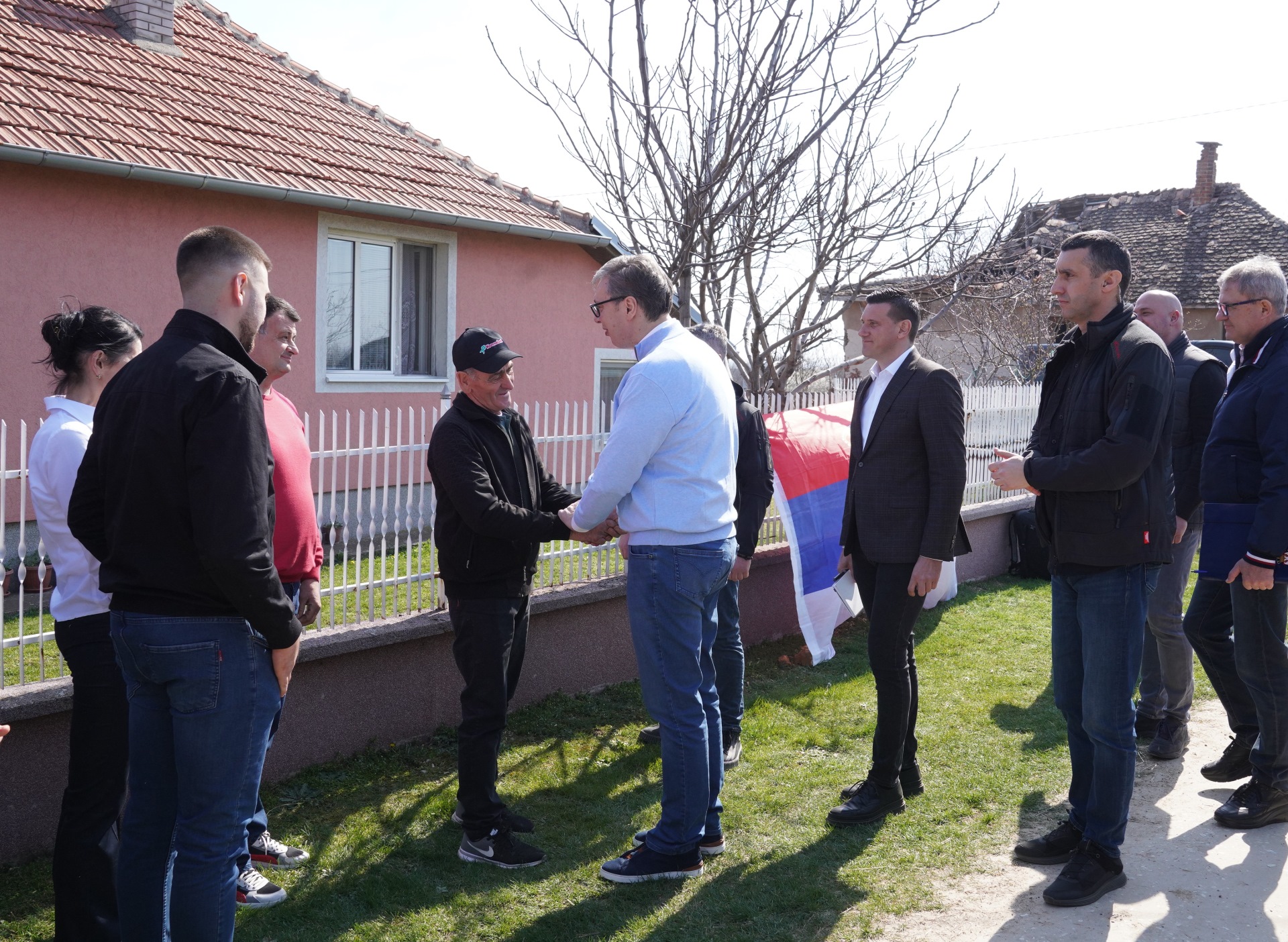 Predsednik Srbije Aleksandar Vucic putevi su veoma vazni i najpotrebniji su gradjanima