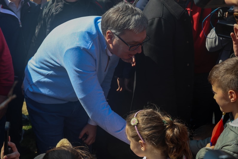 Predsednik Srbije Aleksandar Vucic putevi su veoma vazni i najpotrebniji su gradjanima