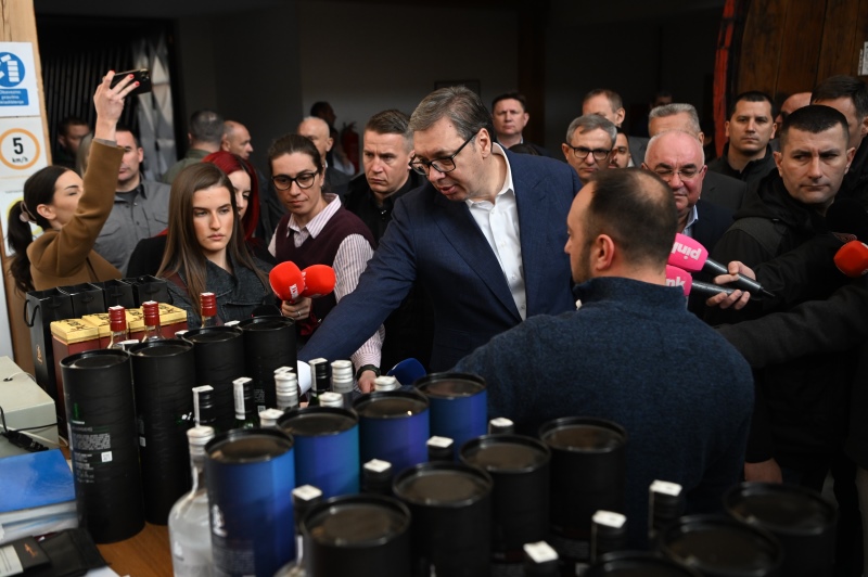 Predsednik Srbije Aleksandar Vucic Krecemo da radimo put Bajina Basta-Uzice