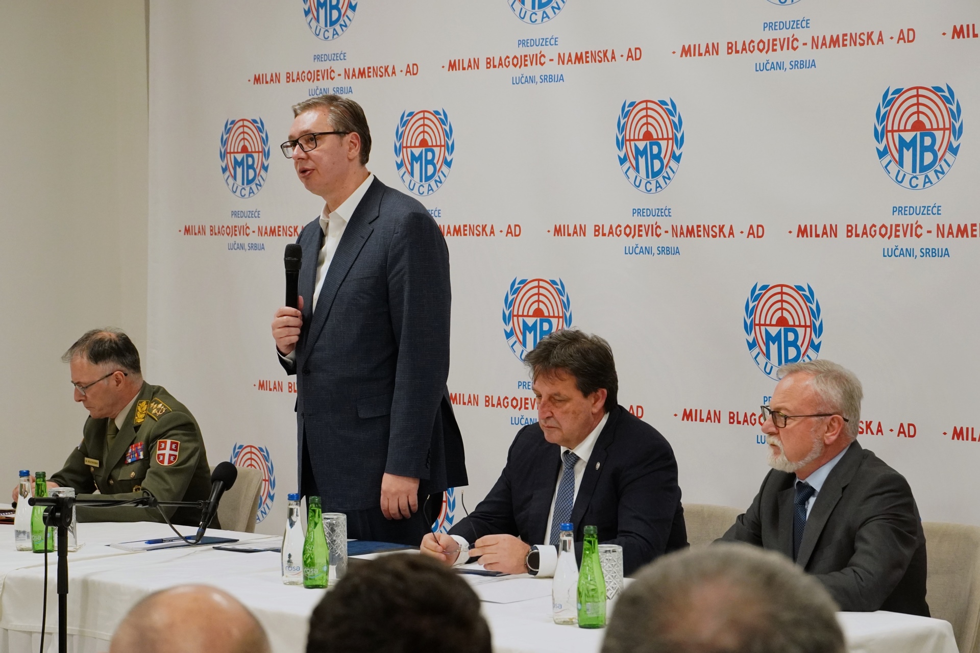 Председник Србије Александар Вучић најавио је да ће држава помоћи два нова инвестициона циклуса у фабрици "Милан Благојевић -Наменска" у Лучанима која су, како је рекао, од великог значаја за наменску индустрију, као и да се неће одрећи већинског удела у компанији.