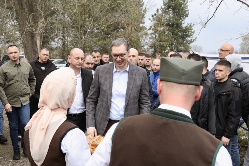 Predsednik Srbije Aleksandar Vucic Izadjite na izbore 29. marta, glasajte za buducnost svoje dece