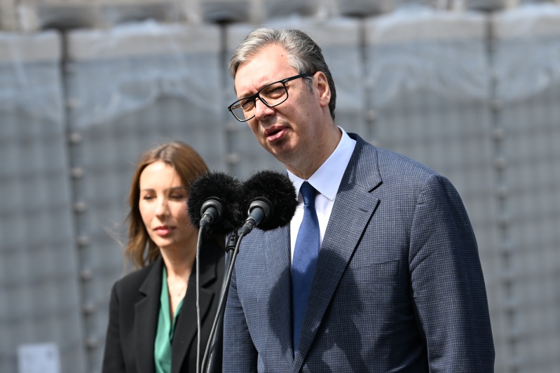 Predsednik Srbije Aleksandar Vucic postavljamo temelje za podizanje dobre kuce