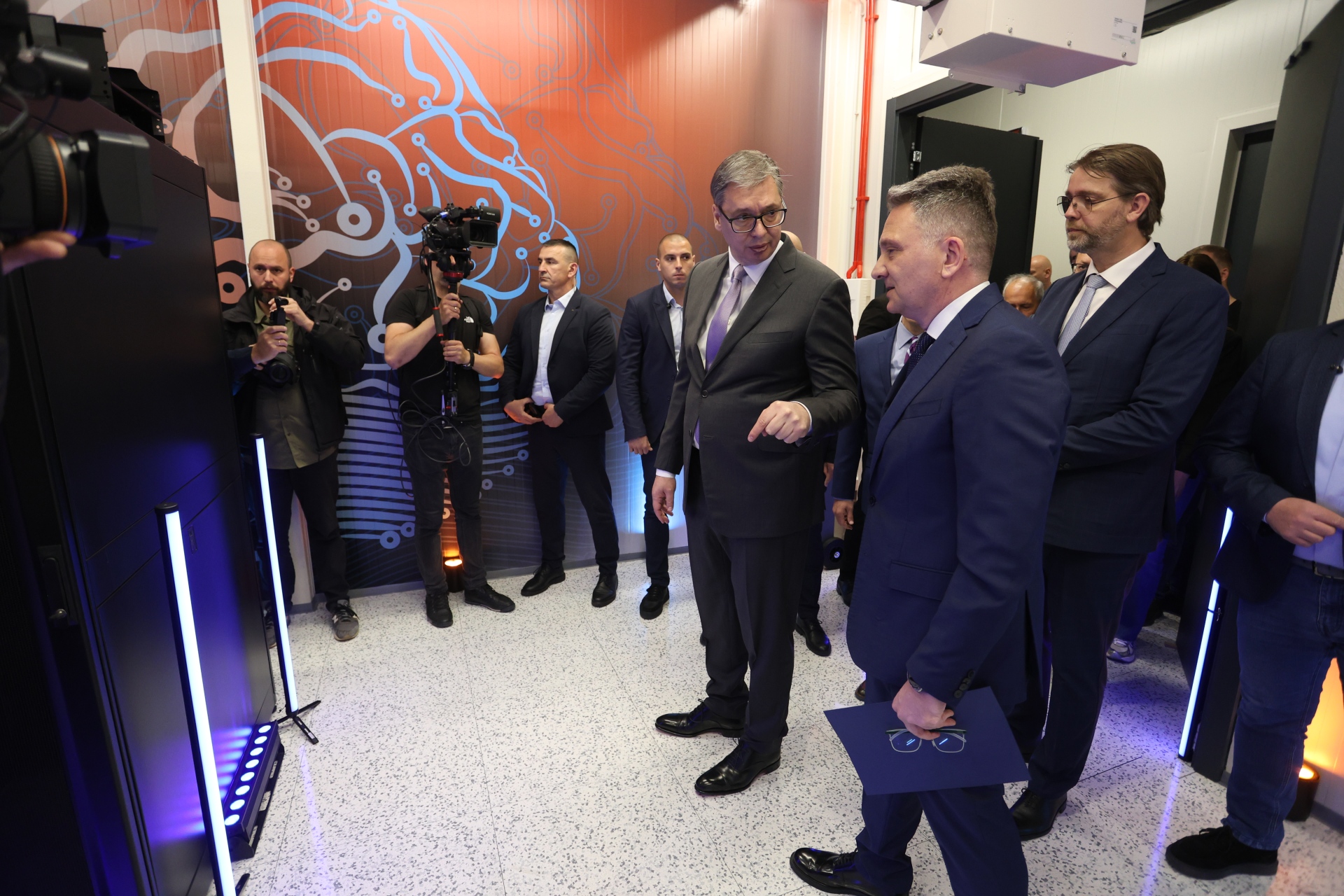 Predsednik Srbije Aleksandar Vucic data centar dobio sertifikat najviseg nivoa bezbednosti