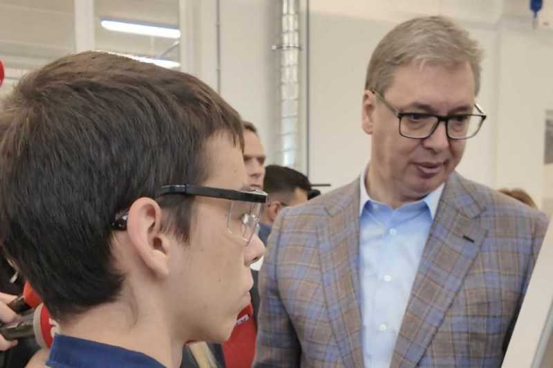 Predsednik Srbije Aleksandar Vucic ulaganje u dualno obrazovanje je vazno