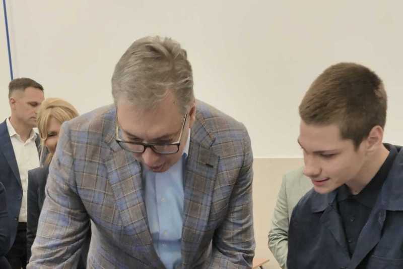Predsednik Srbije Aleksandar Vucic ulaganje u dualno obrazovanje je vazno